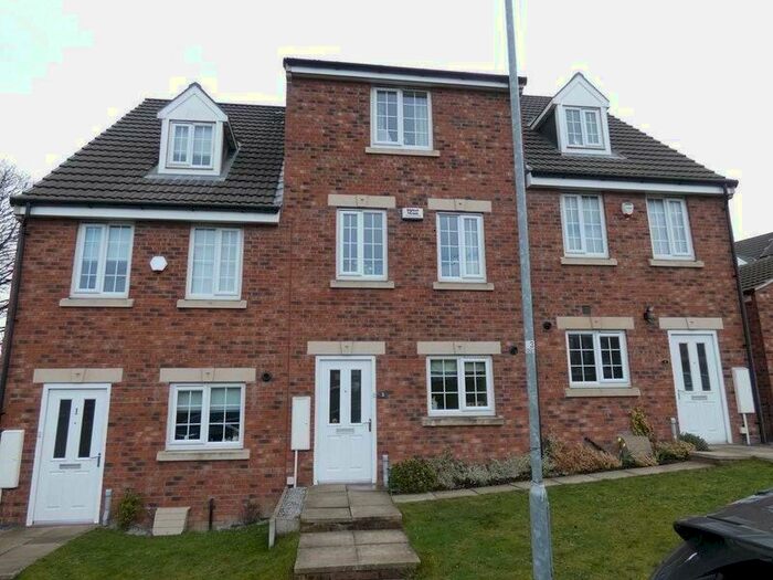 4 Bedroom Property To Rent In Dunlop Avenue, Leeds, West Yorkshire, LS12
