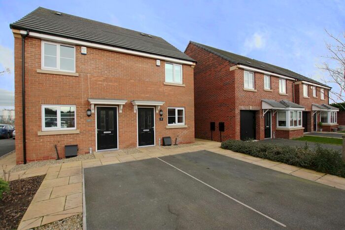 2 Bedroom Semi-Detached House To Rent In Hardwicke Close, York, YO26