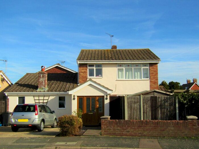 4 Bedroom Detached House To Rent In Gouldings Avenue, Walton On The Naze, CO14