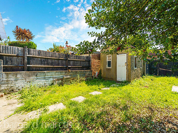 3 Bedroom House To Rent In Streatham Road, Mitcham, CR4