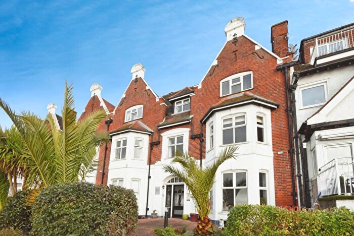 1 Bedroom Flat For Sale In Shorefield Gardens, Westcliff-on-Sea, Essex, SS0