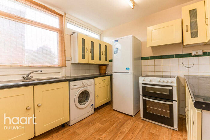 3 Bedroom Apartment To Rent In Lympstone Gardens, London, SE15