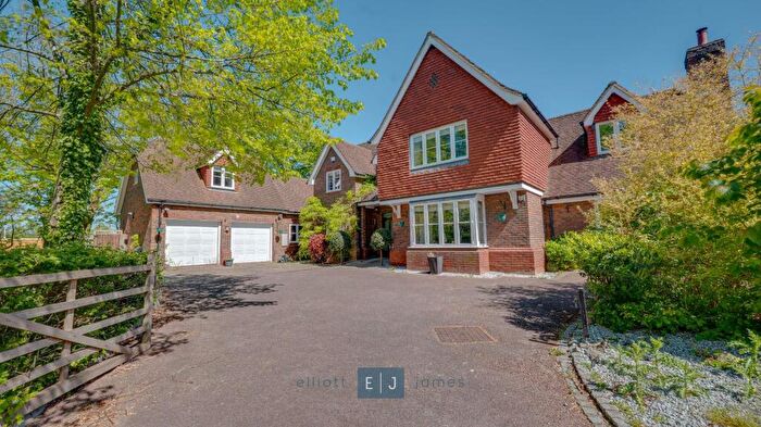 6 Bedroom Detached House For Sale In Sewardstone Road, London, E4