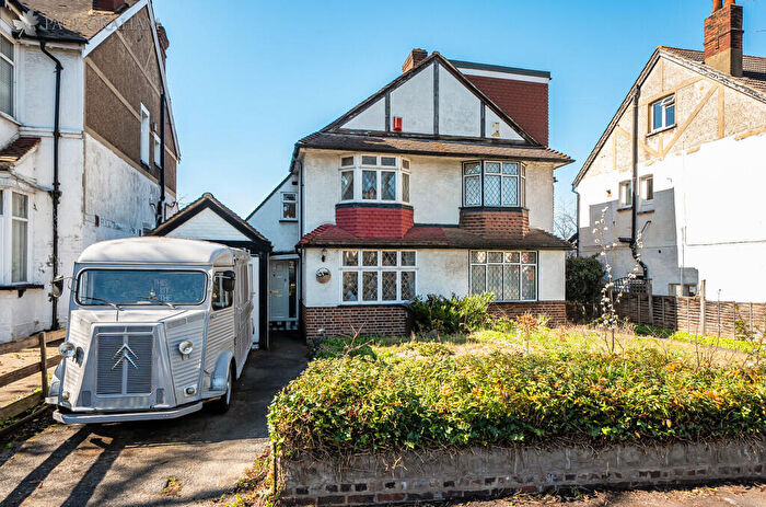 3 Bedroom Semi Detached House For Sale In Park Lane, Carshalton, SM5