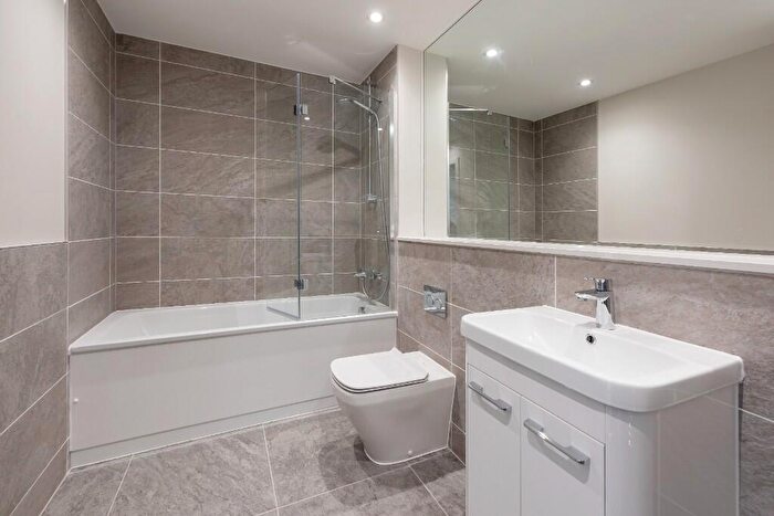 2 Bedroom Apartment To Rent In The Grain Store, Windsor Bridge Road, Bath, Somerset, BA2