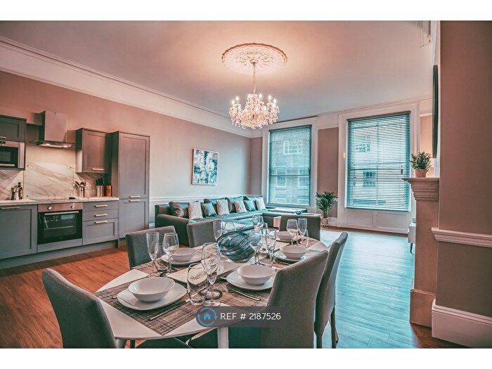 1 Bedroom Flat To Rent In Bridge Street Row East, Chester, CH1