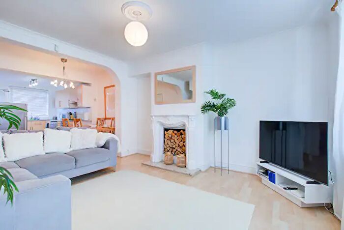 2 Bedroom Terraced House For Sale In Egham Road, London, E13
