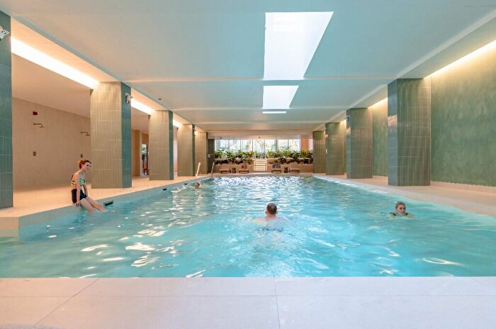 3 Bedroom Apartment To Rent In The Maple, Brent Cross Town, NW2