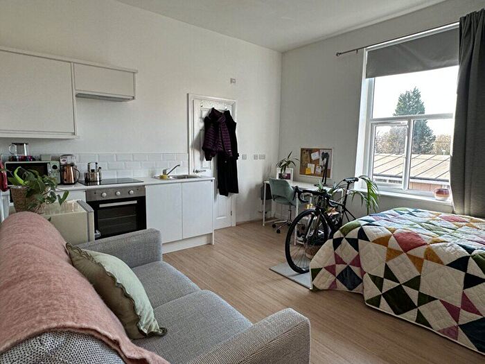 Studio To Rent In Wilbraham Road - Fallowfield, M14