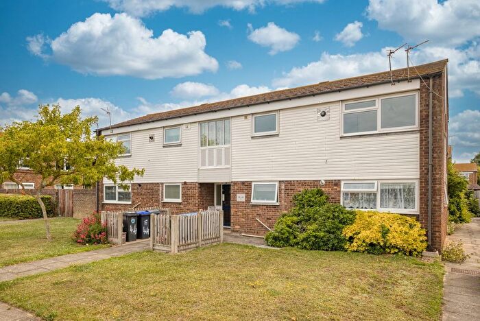 1 Bedroom Flat For Sale In Linley Road, Broadstairs, CT10