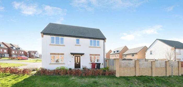 3 Bedroom House To Rent In Feld Lane, Holmewood, Chesterfield, S42