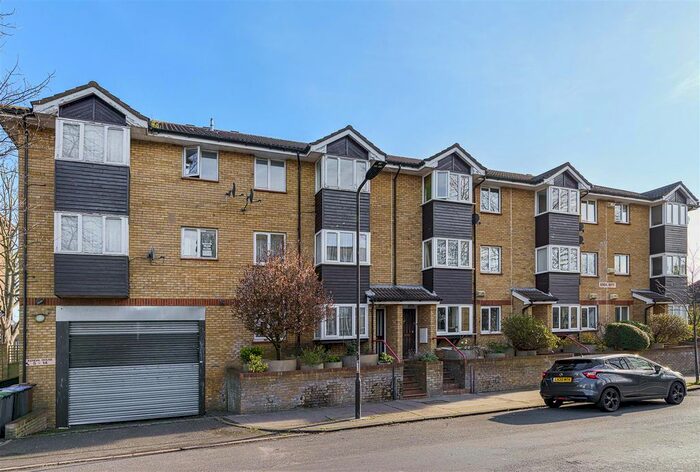 2 Bedroom Flat To Rent In Derwent Road, Anerley, London, SE20