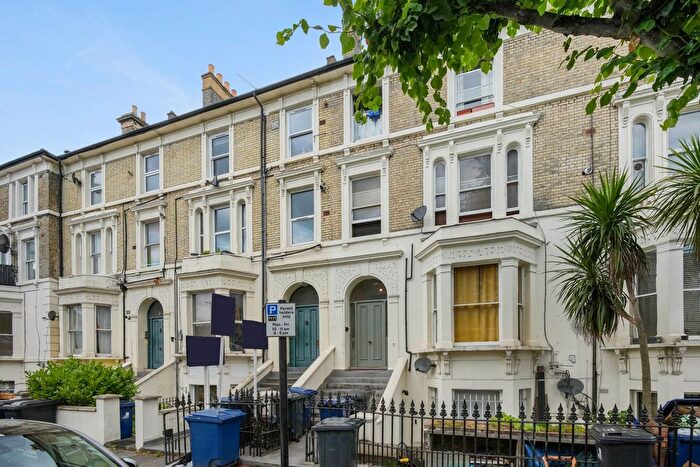 1 Bedroom Flat To Rent In Horn Lane, Acton, London, W3