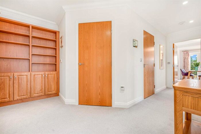 2 Bedroom Apartment For Sale In Woodland Drive, Great Alne, Alcester, B49