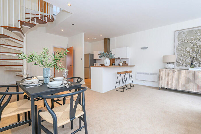 2 Bedroom Apartment For Sale In St Pauls, Leeds, LS1