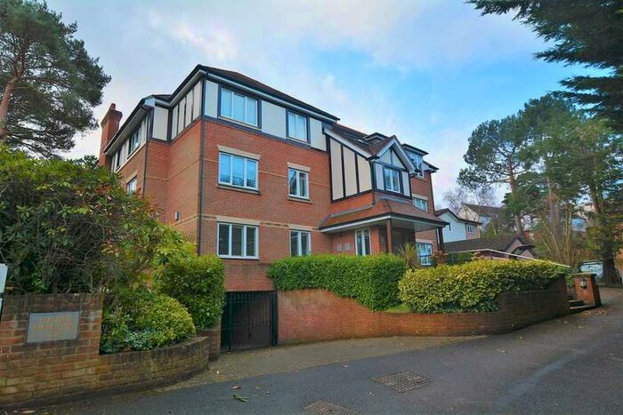 3 Bedroom Flat To Rent In Birchwood Road, Lower Parkstone, Poole, BH14