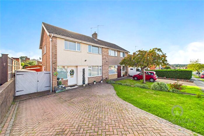 3 Bedroom Semi-Detached House For Sale In Deeble Road, Kettering, Northamptonshire, NN15