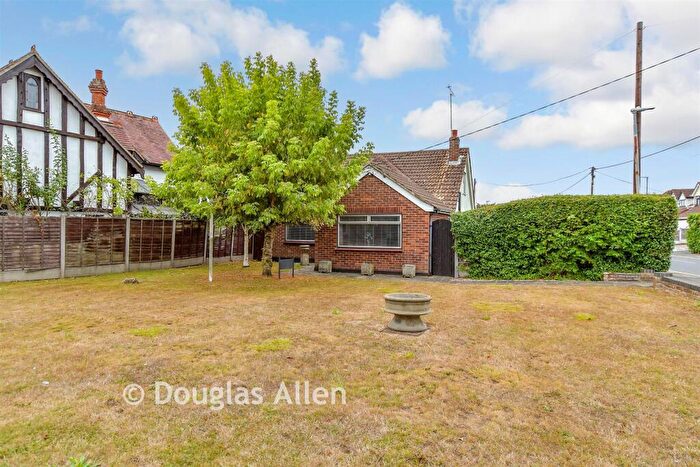 4 Bedroom Detached House For Sale In Mill Road, Billericay, Essex, CM11
