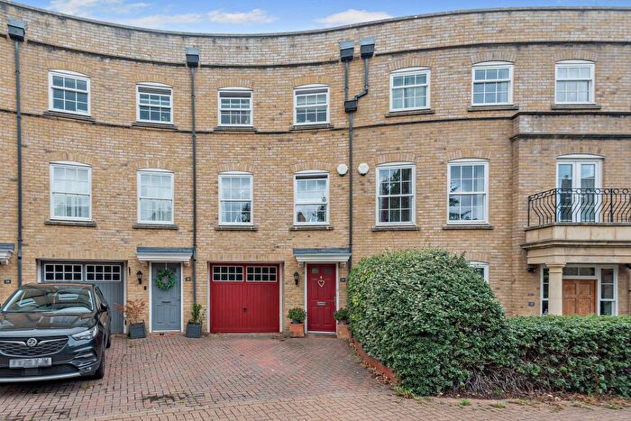 5 Bedroom Terraced House For Sale In Rockbourne Road, Sherfield-On-Loddon, RG27