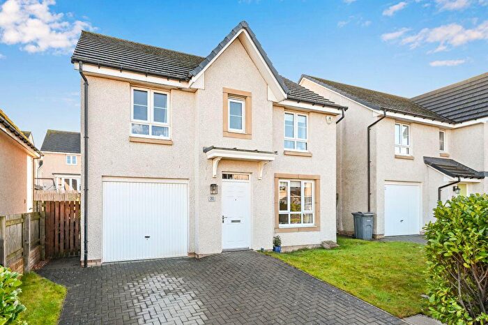 4 Bedroom Detached House For Sale In Clippens Drive, Burdiehouse, Edinburgh, EH17