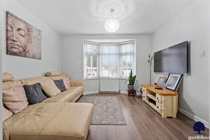 3 Bedroom Terraced House To Rent In Central Road, Morden, SM4