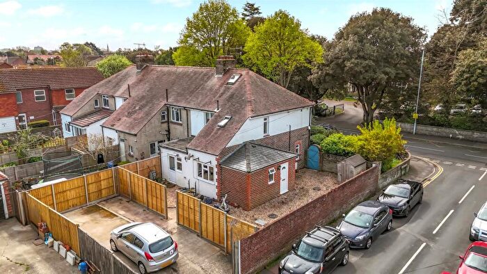 2 Bedroom Flat To Rent In South Farm Road, Worthing, BN14