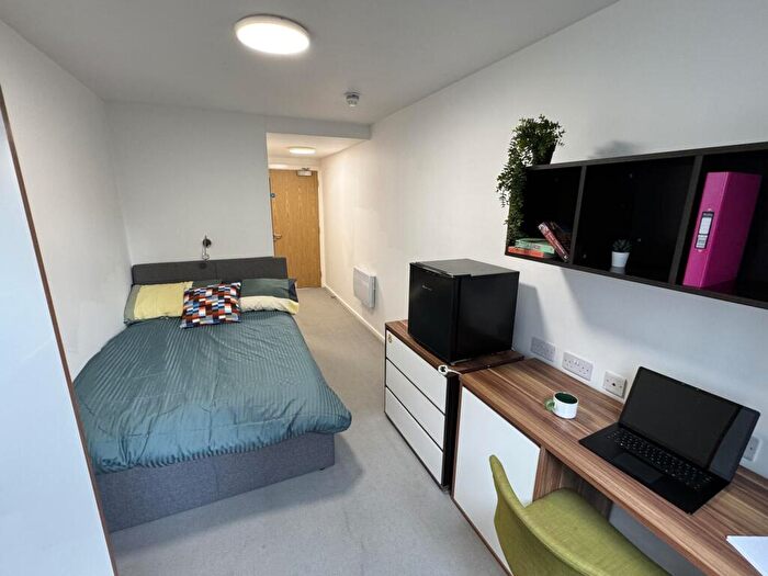 3 Bedroom Private Hall To Rent In Egerton Street, Sheffield, S1