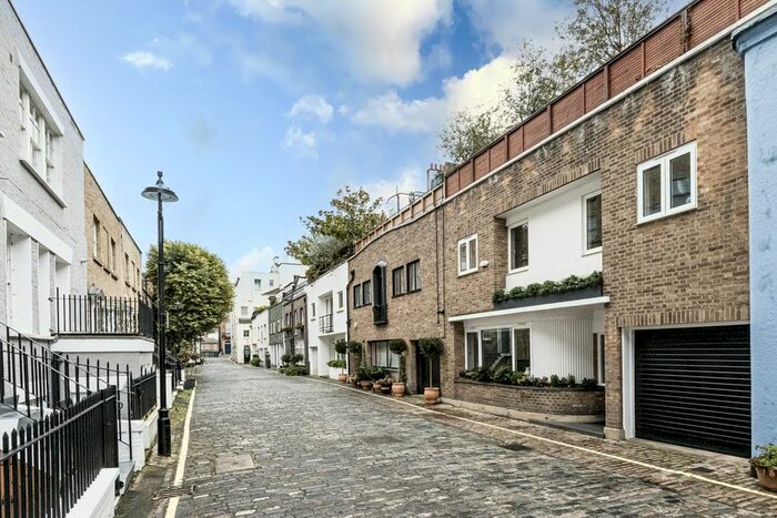 4 Bedroom Mews To Rent In Montagu Mews West, London, W1H