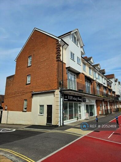 3 Bedroom Flat To Rent In North Camp, Farnborough, GU14