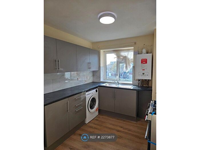 2 Bedroom Flat To Rent In Bradfield Drive, Barking, IG11