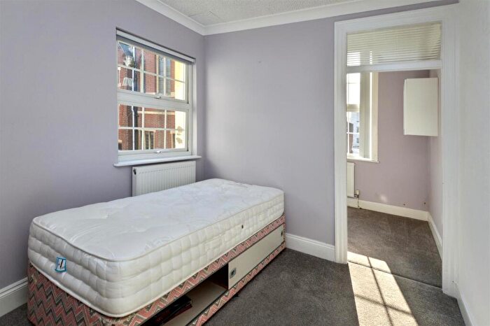1 Bedroom Flat To Rent In Cornfield Terrace, Eastbourne, BN21