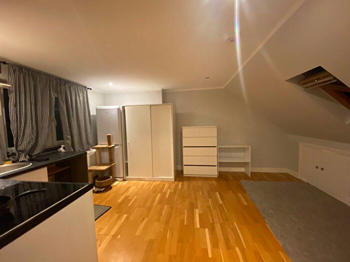 1 Bedroom Studio To Rent In New Close, London, SW19