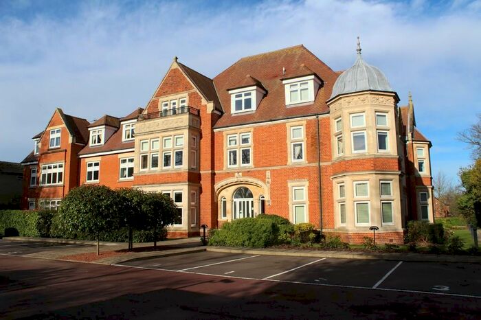 2 Bedroom Ground Flat To Rent In Falmouth Avenue, Newmarket, CB8