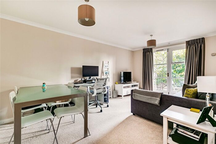 1 Bedroom Flat To Rent In Brompton Park Crescent, Seagrave Road, SW6