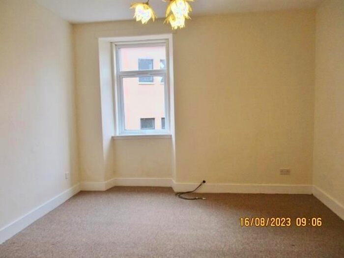 2 Bedroom Flat To Rent In May Court, Inverness, IV3