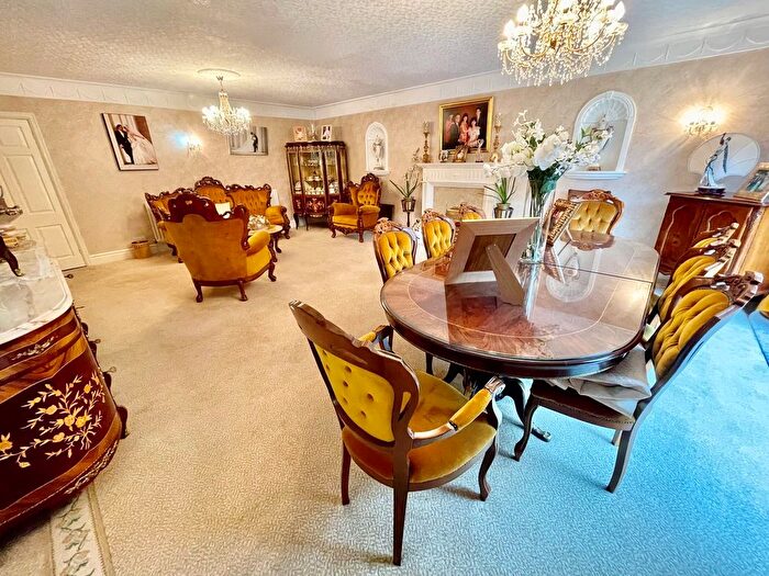 5 Bedroom Detached House For Sale In Cannock Road, Westcroft, Wolverhampton, WV10