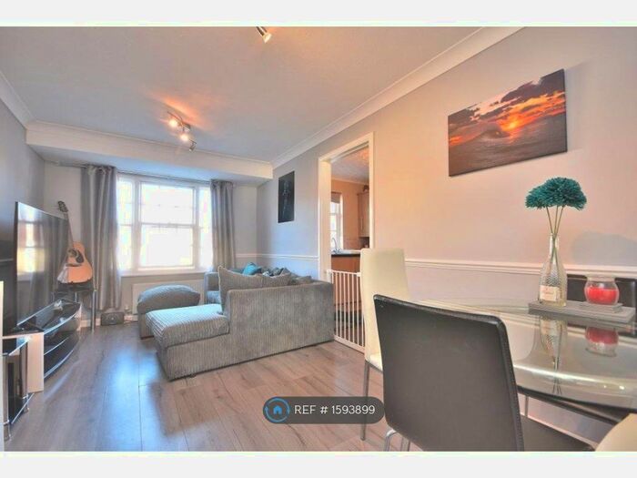 1 Bedroom Flat To Rent In New Town Road, Bishop's Stortford, CM23