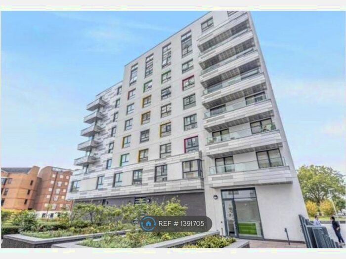 2 Bedroom Flat To Rent In Honister, Reading, RG1