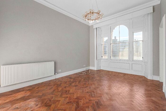3 Bedroom Flat To Rent In Castle Terrace, Central, Edinburgh, EH1