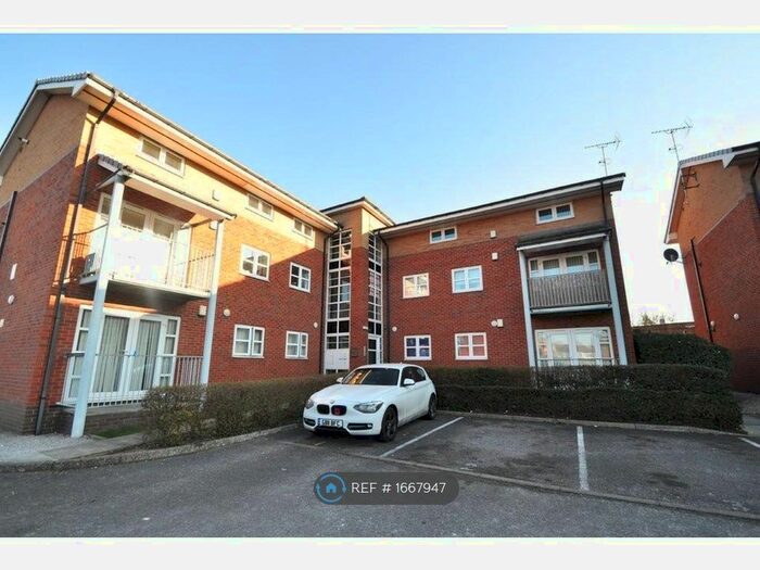 2 Bedroom Flat To Rent In Rossall Court, Wirral, CH46