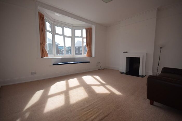 3 Bedroom Maisonette To Rent In Kingston Road, London, SW20