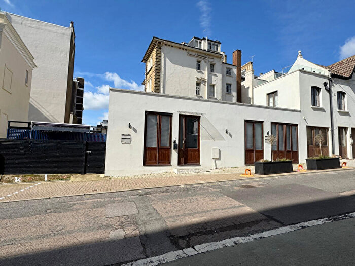 1 Bedroom Mews For Sale In St Johns Road, Hove, BN3