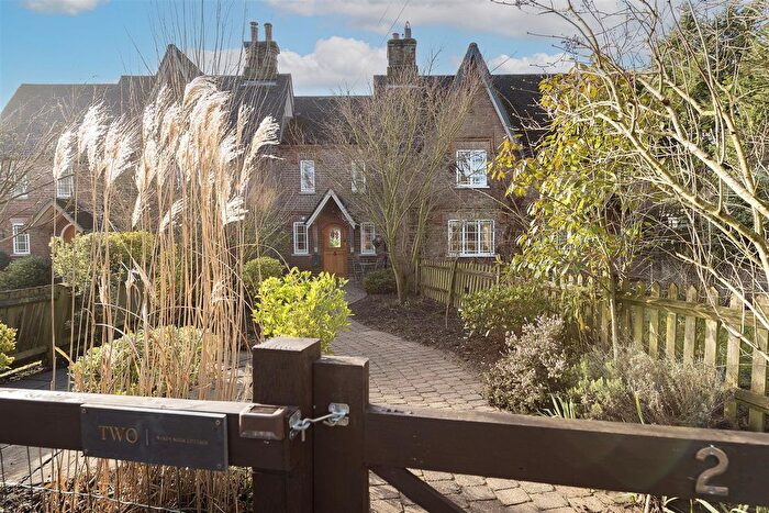 2 Bedroom Property For Sale In Bower Heath Lane, Harpenden, AL5