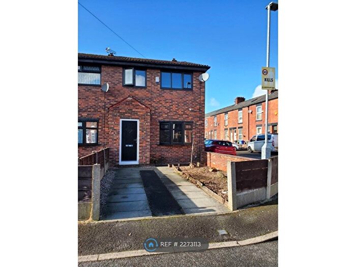 3 Bedroom Semi-Detached House To Rent In St. Andrews Avenue, Droylsden, Manchester, M43