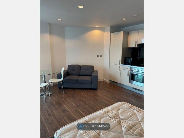 Studio To Rent In The Heart Mediacity Uk, Salford, M50