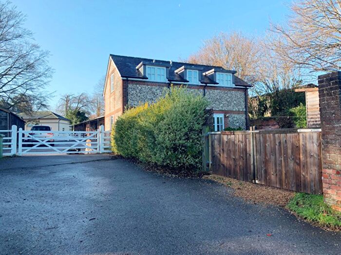 2 Bedroom Detached House To Rent In Baybridge Lane, Upham, Hampshire, SO32