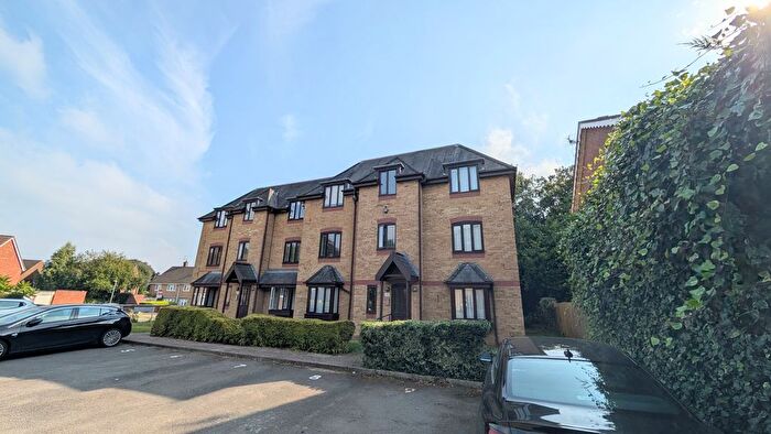 1 Bedroom Flat To Rent In Lymington Court, Leveret Close, Watford, WD25