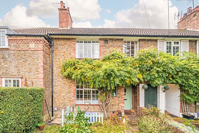 3 Bedroom Property For Sale In Rodney Place, Wimbledon, SW19