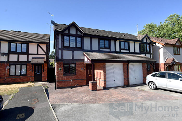 3 Bedroom Semi-Detached House For Sale In Seymour Avenue, Burton-On-Trent, Staffordshire, DE14