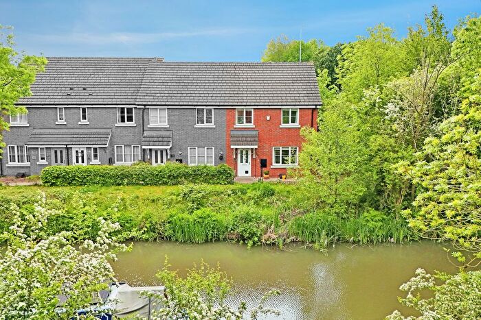 3 Bedroom End Of Terrace House For Sale In Kettlebrook Road, Tamworth, B77